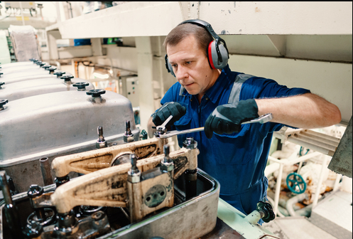 Expert Marine Repair Technician Delivering Affordable Marine Repair in the Arabian Gulf