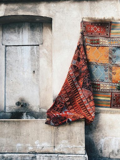 How Professional Cleaning Revives the Beauty of Handmade Rugs