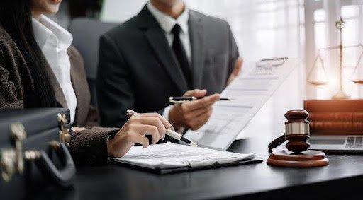 How Interpol Defense Attorneys Handle Cross Border Legal Issues